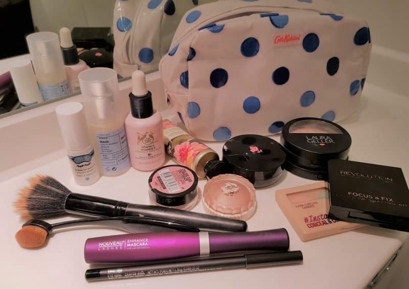 whats in my makeup bag?